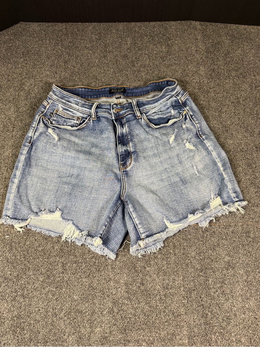Judy Blue Distressed Frayed Cut-Off Denim Shorts ☀️ 2XL